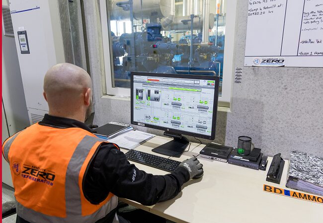 Container (25) Real-Time Temperature Monitoring & Diagnostics